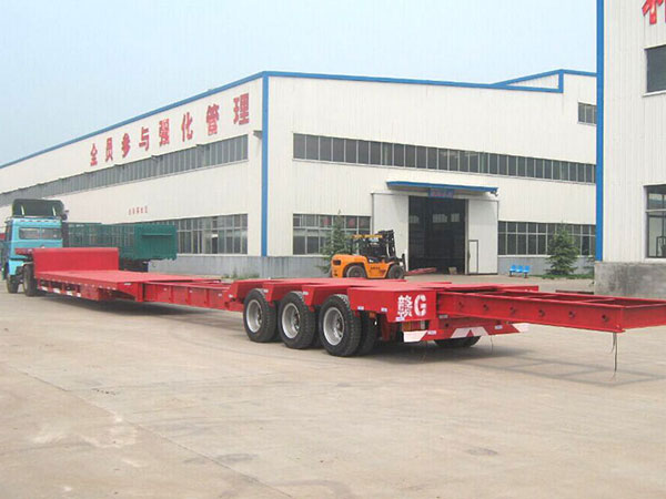 低平板運輸半掛車