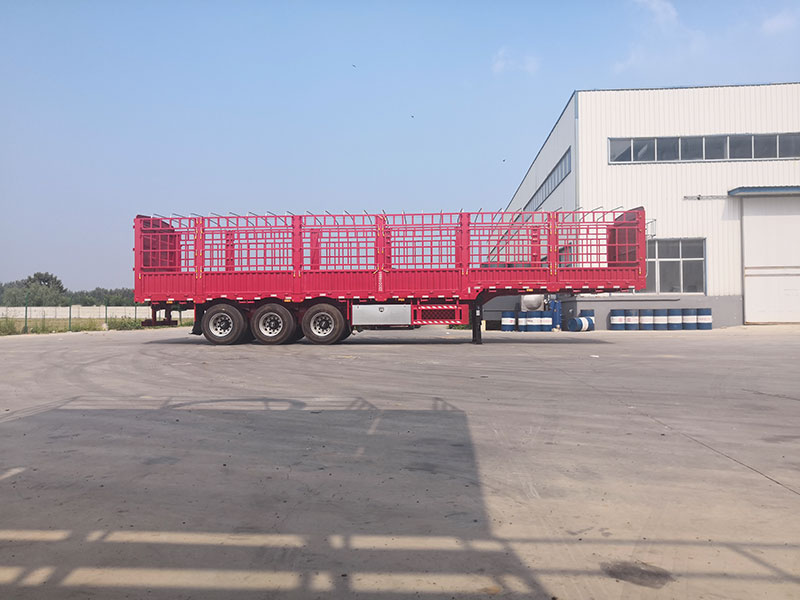 倉(cāng)欄式運(yùn)輸半掛車